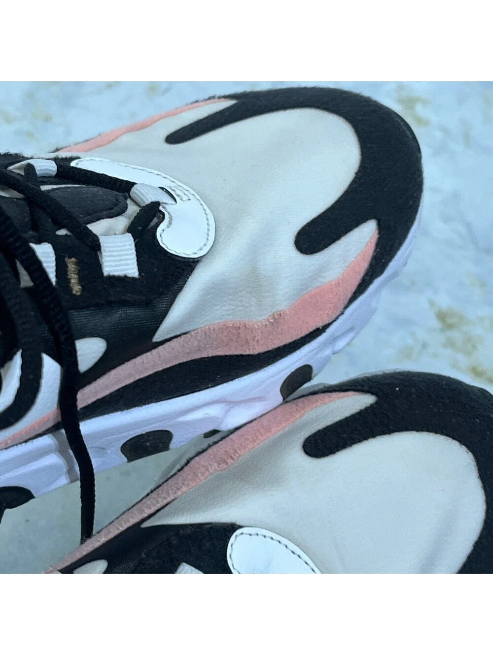 Nike Air Max 270 React Womens Size 9.5 Shoes White Pink Athletic Trainer Sneaker